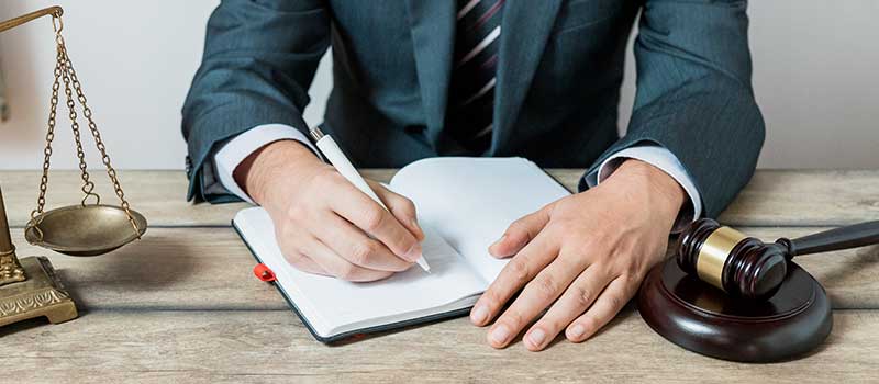 کارشناس حقوقی