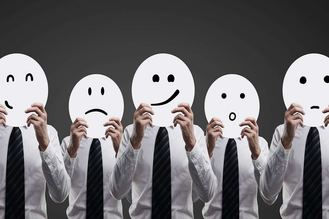 احساساتی بودن فرد